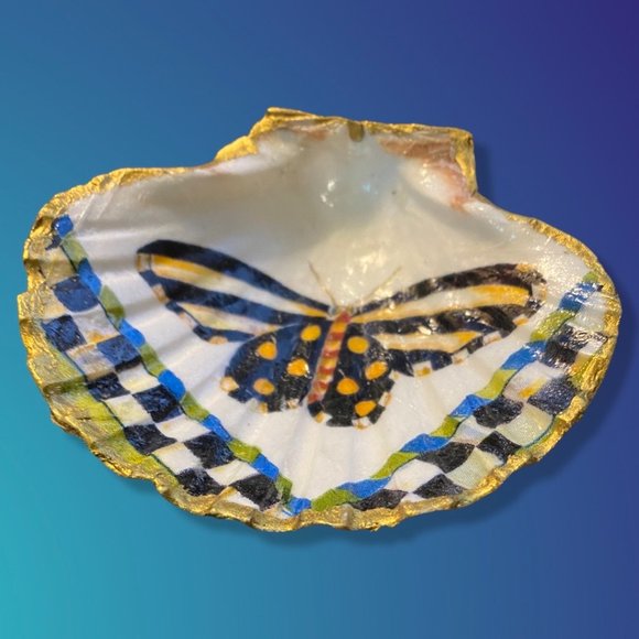 One of a Kind Handmade Decoupaged Clam Shell Trinket Dish - Picture 3 of 3